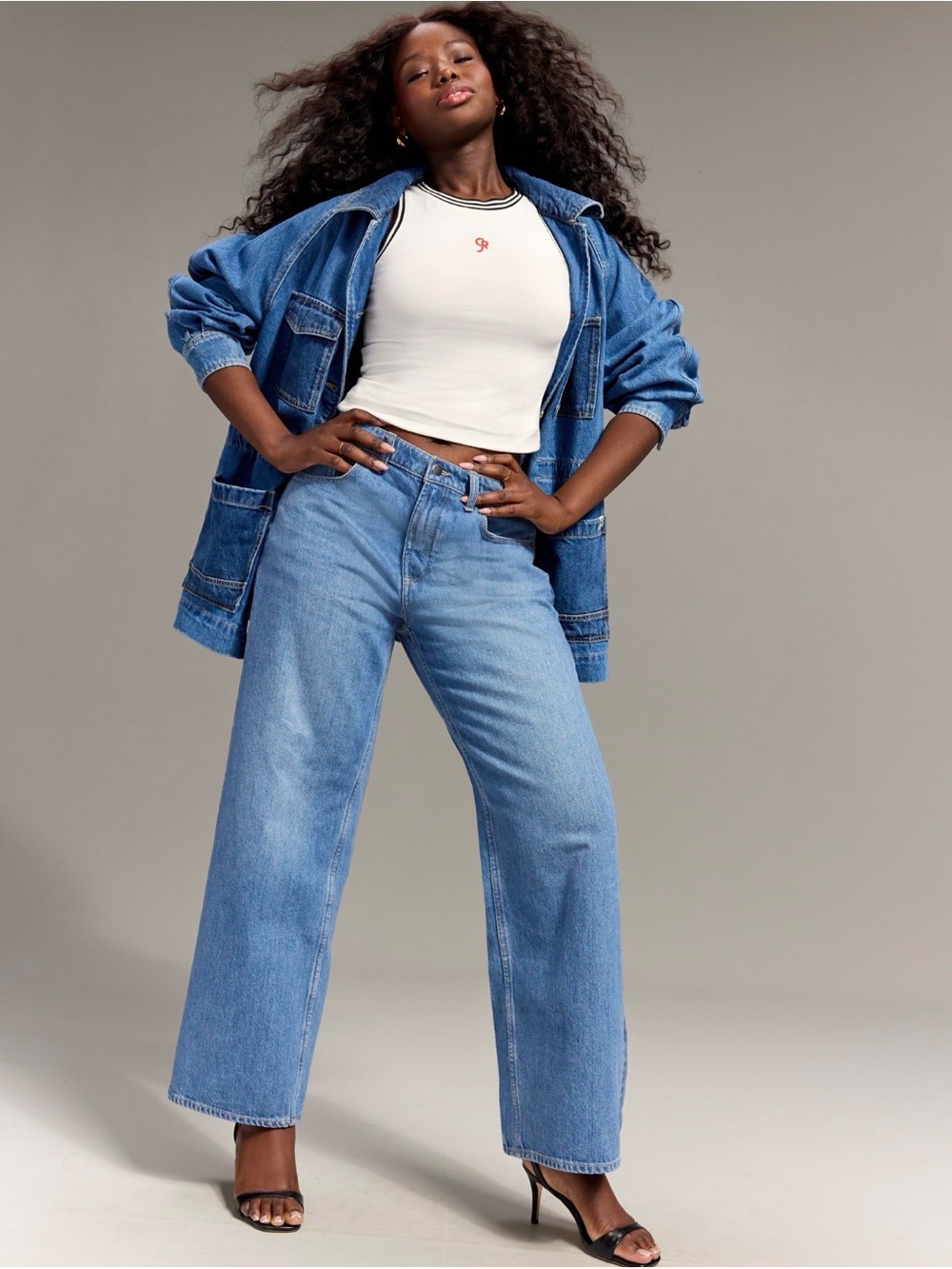 Old Navy x Christopher John
Rogers Mid-Rise Side Stripe Baggy
Wide-Leg Jeans - 6